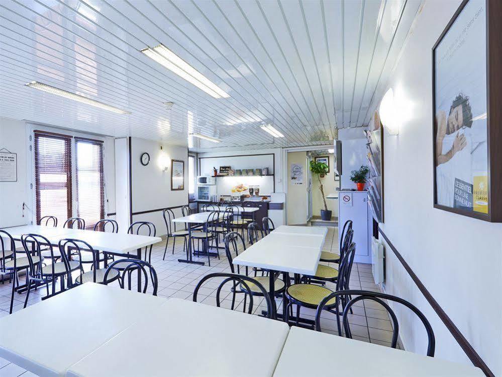 Hotel F1 Lyon Genay Massieux Екстериор снимка